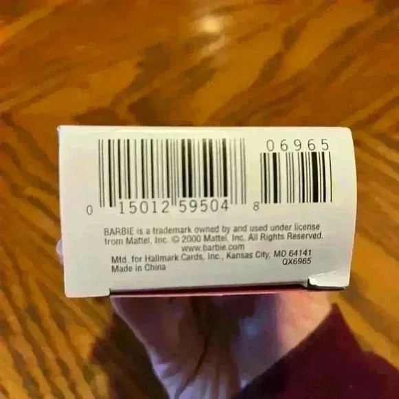 2000 Hallmark Barbie In Busy Gal Fashion Set Keepsake Ornament - Picture 2 of 4